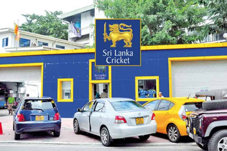 ලොරි පිටින් ක‍්‍රිකට් ආයතනයේ බඩු අදියි..