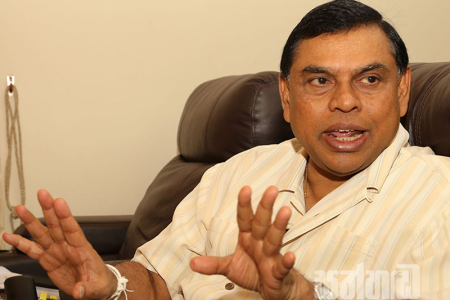 ඇමරිකානු පුරවැසිකම අතහරින්නේම නෑ…