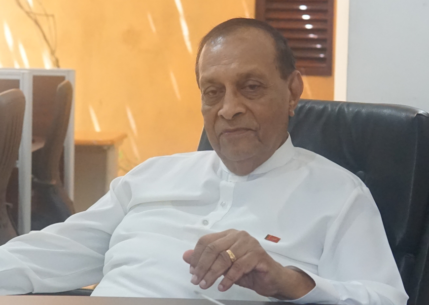 ව්‍යවස්ථා සභාව, අධිකරණය ස්වාධීනව ආයතන පද්ධතීන් බව අවබෝධ කරගත යුතුව ඇත - කරු ජයසූරිය