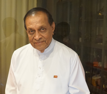 ව්‍යවස්ථා සභාව සහ   විධායකය අතර ගැටුම රටට හානිකරයි - කරු ජයසූරිය