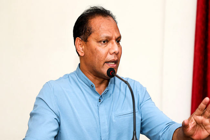 ශ්‍රීලනිපයෙන් යන්නෙම නෑ – දයාසිරි