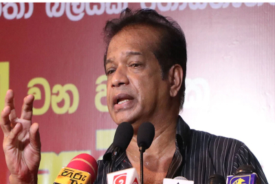 මාලිමා ආණ්ඩුවකදී පියයුරු එලියේ දමාගෙන ගාල්ලේ සිට කොළඹට පෙරහැරක්..- ලාල් කාන්ත