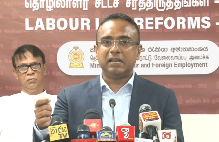 තීරු බදු සහන දෙන්න බැරි වුණේ රේගු නිළධාරීන් නිසා - අමාත්‍ය මනුෂ නානායක්කාර