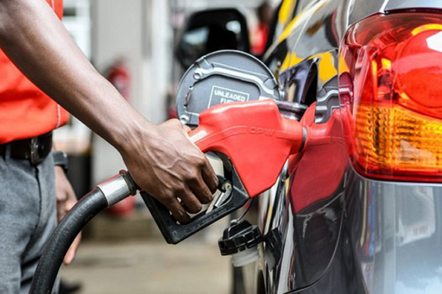 ඉන්ධන මිල පහළට